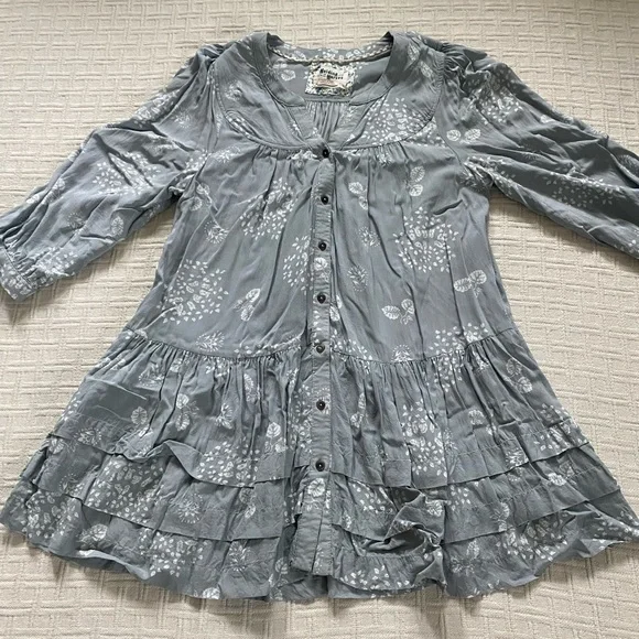 Anthropologie grey floral ruffle top. - Picture 2 of 11